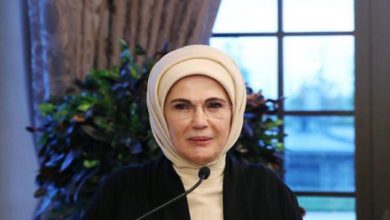 Emine Erdoğan hastanede tedavi gören çocukların karne coşkusunu paylaştı!